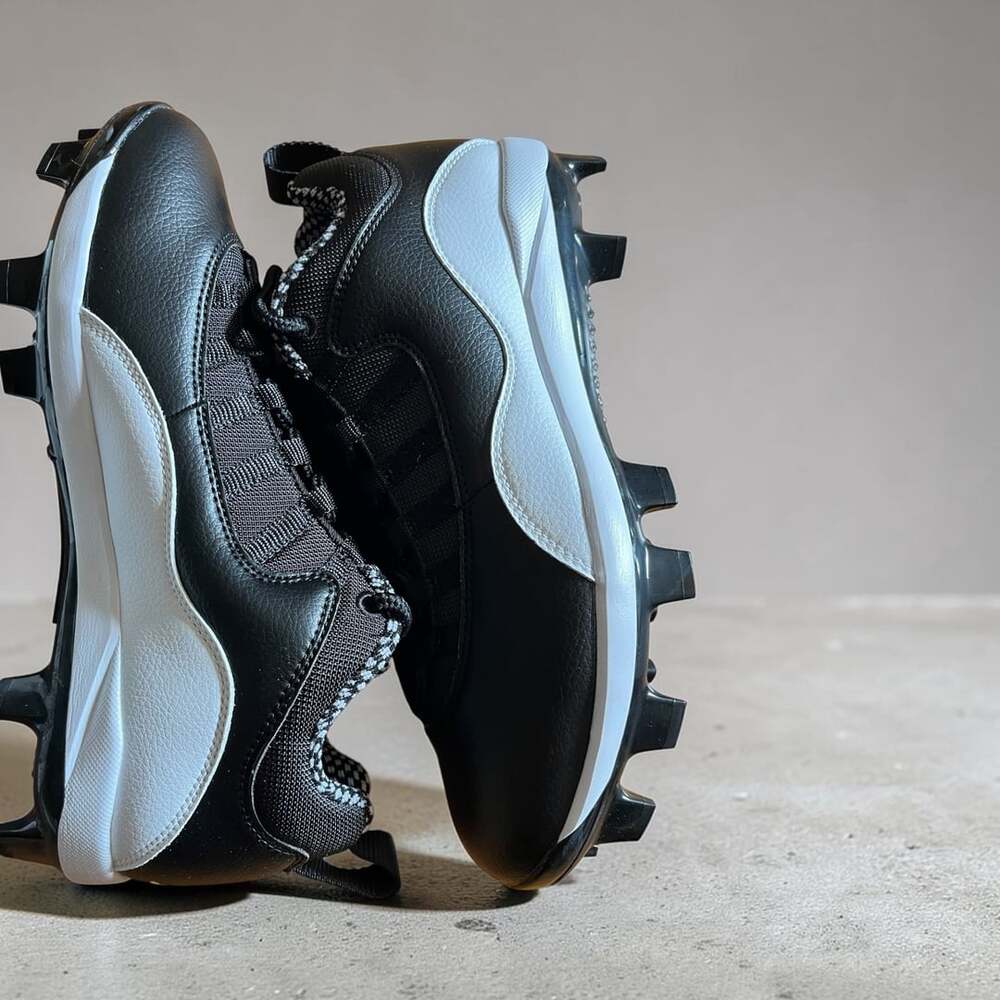 Jordan Retro 10 MCS Low Size 8.5 Black White Cleats
